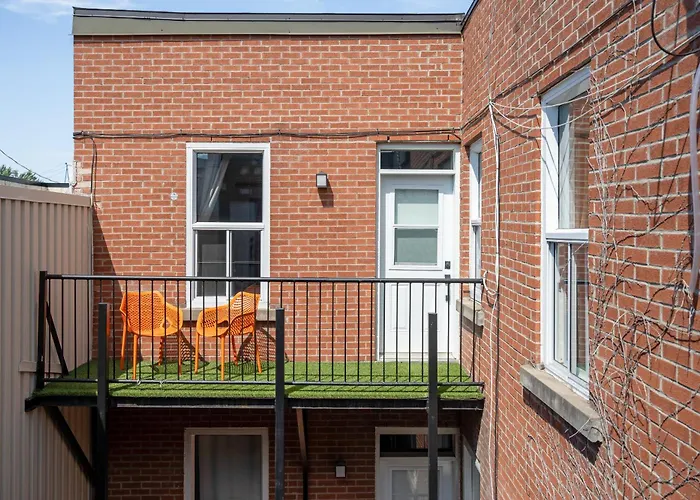 François-Denis Apartments