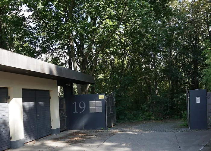 Villa via Lapis - Panoramablick über Dresden - Garten - Pool - Sauna - Luxus