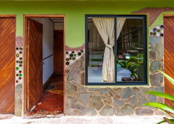 Pet Friendly hotel: Pension Santa Elena