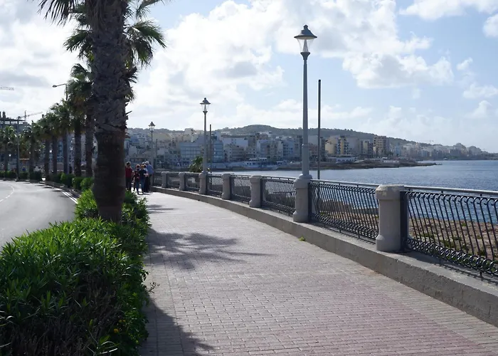 Shamrock Apartments Buġibba