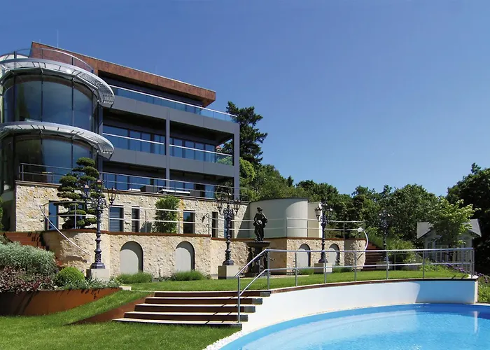 Villa via Lapis - Panoramablick über Dresden - Garten - Pool - Sauna - Luxus