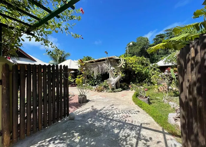 La Digue Holiday Villa