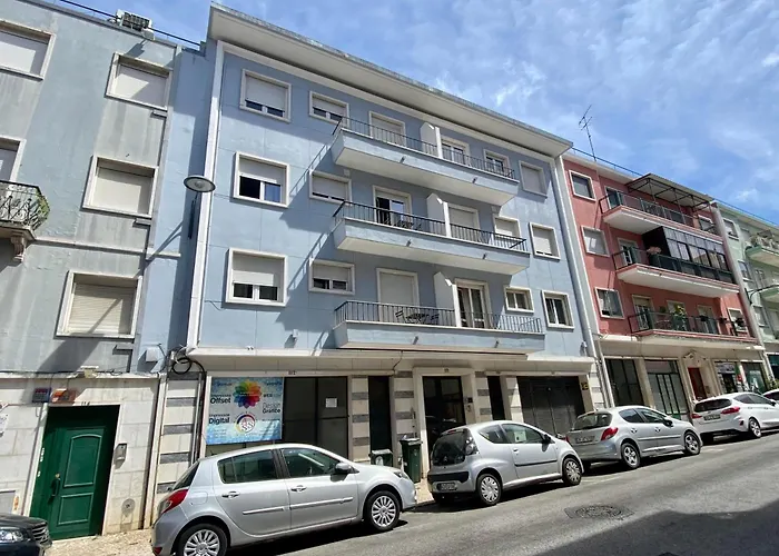  Dumont Lisbon Guesthouse