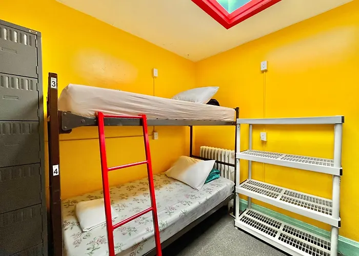 Hostel: The Only Backpacker'S Inn (Adults Only)