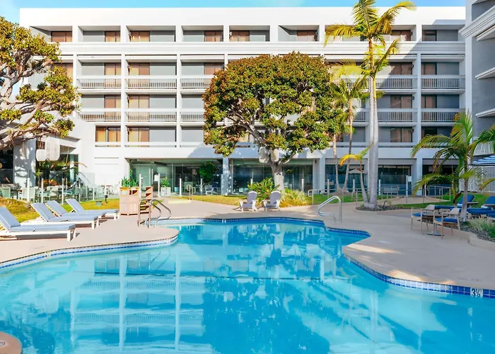 Resort: Hotel Mdr Marina Del Rey- A Doubletree By Hilton