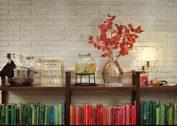 Airport Hotel: H10 Universitat (Adults Only)