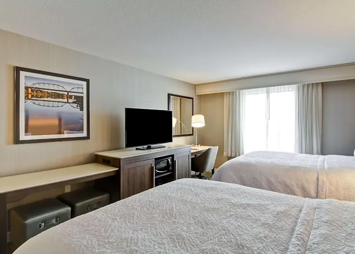 Hampton Inn & Suites By Hilton Airport