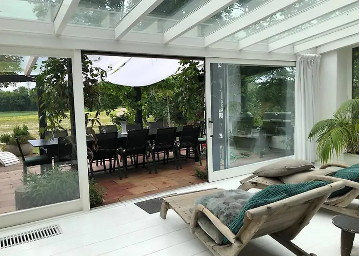 Vakantieverhuur: Landhuis het Woud. max. 11 pers. with private pool