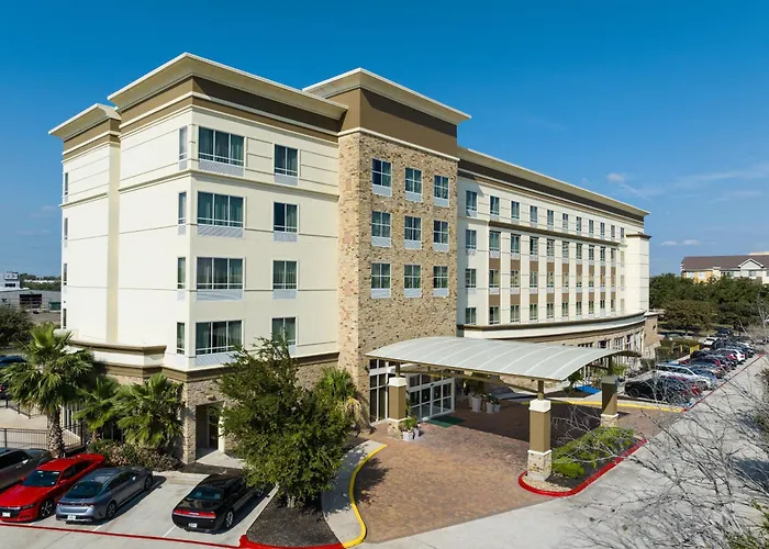 Family resorts Doubletree By Hilton Houston Westchase