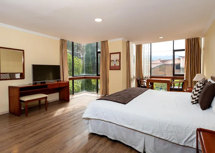 Luxury hotel only: Hotel Nass Pinar Del Lago