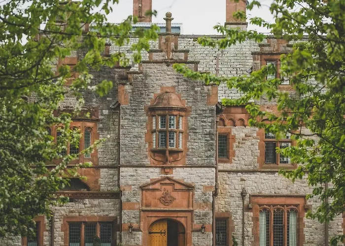 Caer Rhun Hall