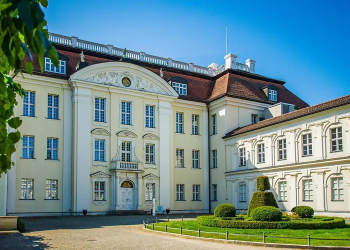 NeoHostel