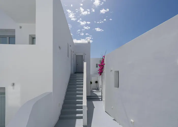 Hot Tub in Room Cycladic Suites & Spa