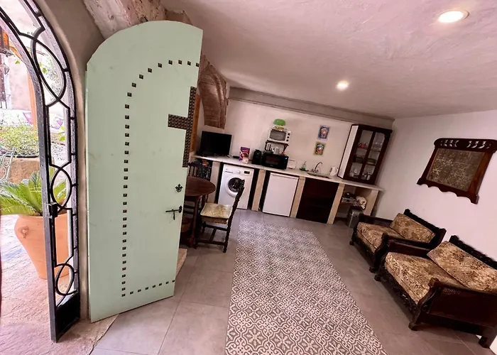 Hotel céntrico: Oliva Courtyard Guesthouse