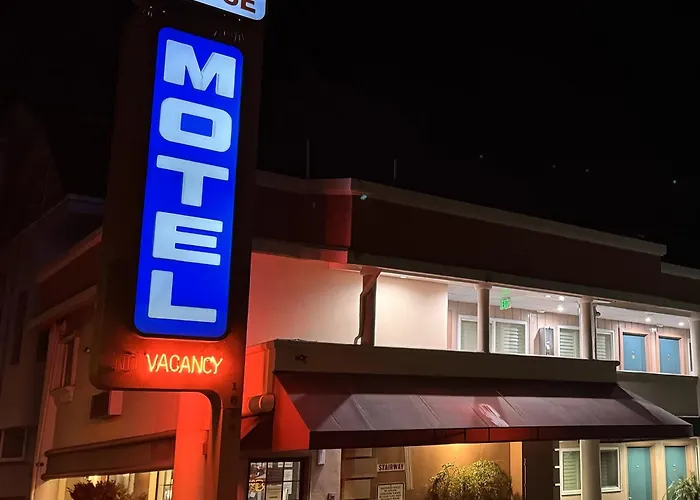 Motel: Town House Motel