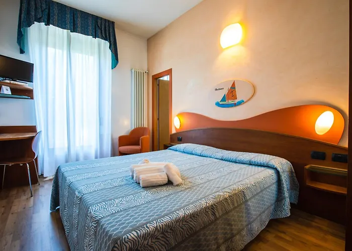 Hotel Con Piscina Miramare Ristorante Convegni