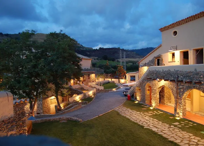 Cabina: Il Borgo Della Marinella