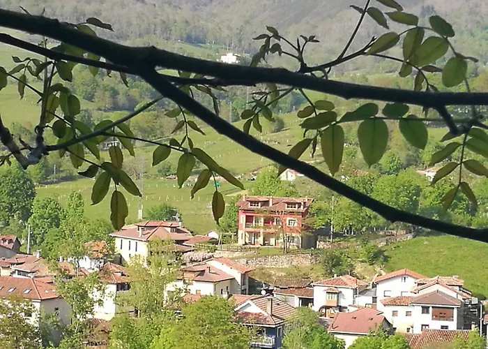 Apartamentos Rurales El Picoretu