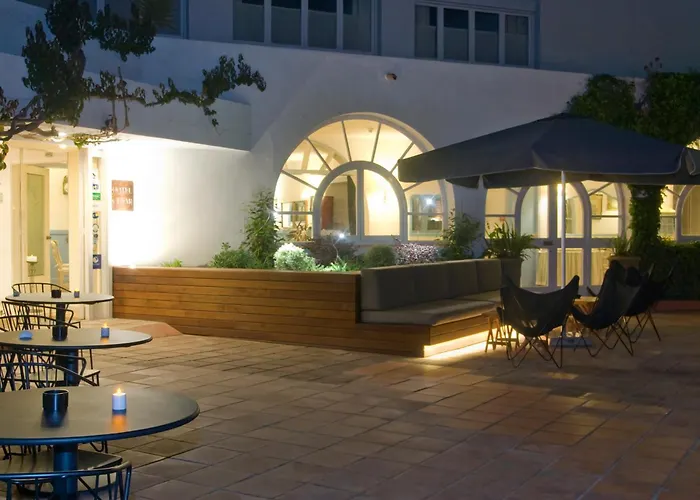 Hotel Ping Pong: Cesar