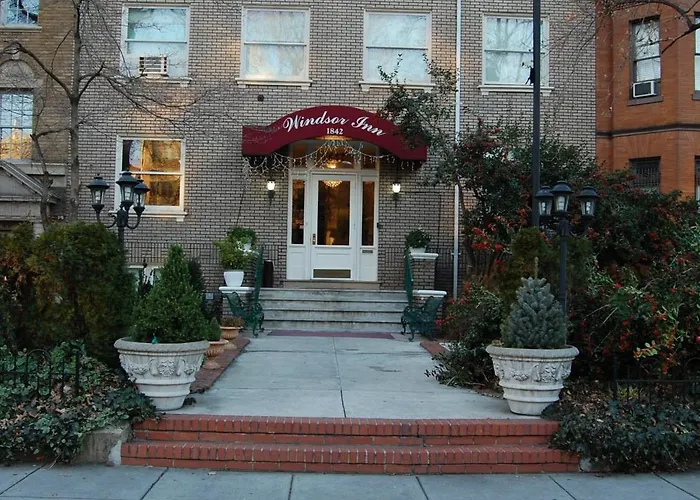 Hotels Close to Airport Windsor Inn