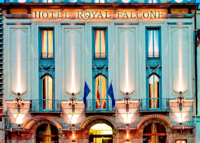  Royal Falcone