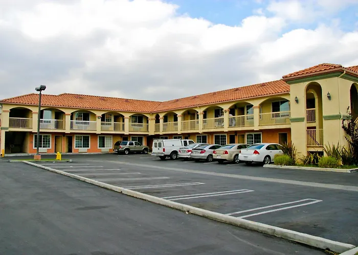 Motel: Crystal Inn Suites & Spas