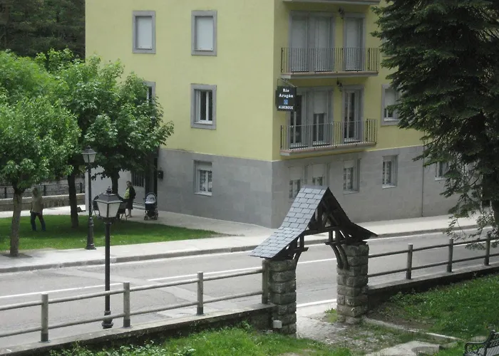 Albergue Turístico Rio Aragon