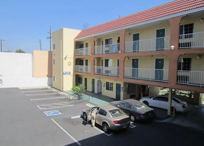 Motel: Starlight Inn, Valley Blvd - Downtown La