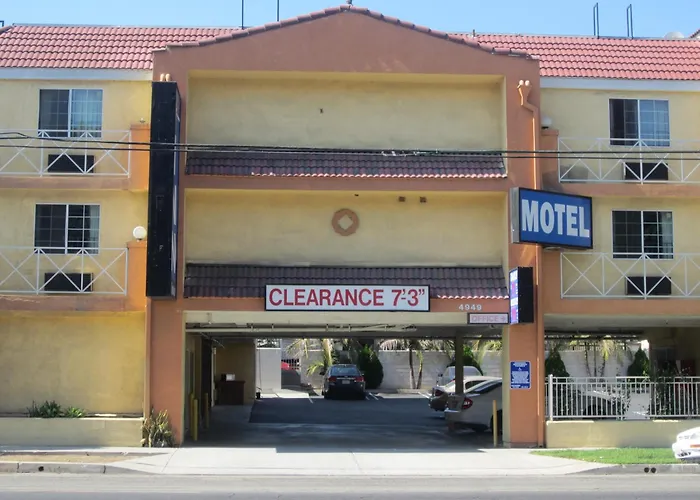 Motel: Starlight Inn, Valley Blvd - Downtown La