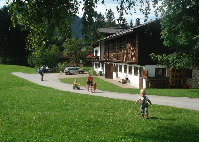 Ping Pong Hotel: Pension Sunnbichl