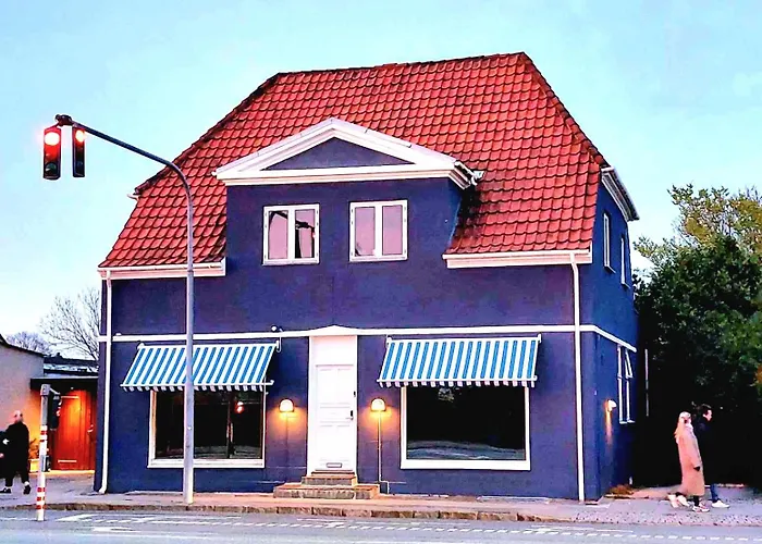 Guesthouse 'Blue House' In Vintage Villa&Garden