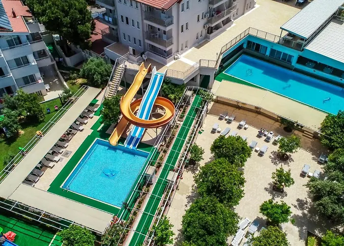 Cheap hotel: Catty Cats Garden Hotel