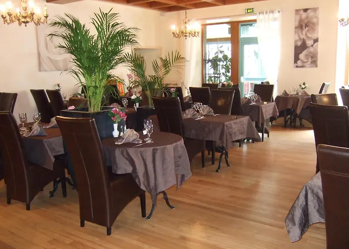 Logis L'Ecu De France