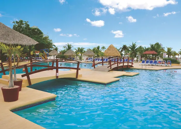 Playa Blanca Beach Resort