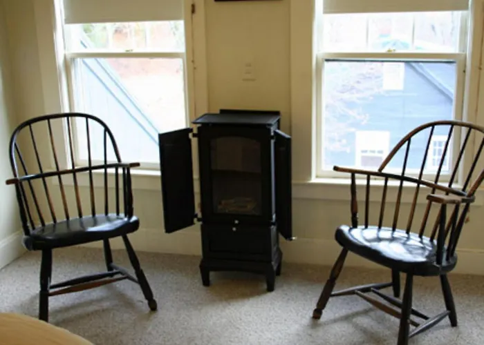 Pet Friendly hotel: Wildcat Inn And Tavern