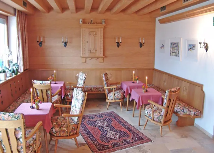 Pension Apartments Pardell Kastelbell