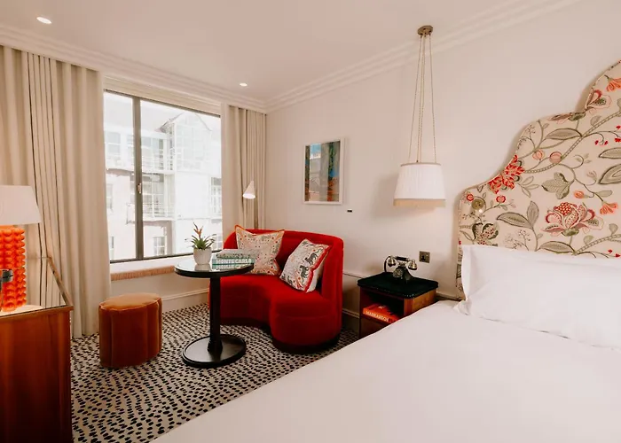 5 star hotel: The Leinster