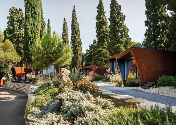 Porton Nature Hideouts