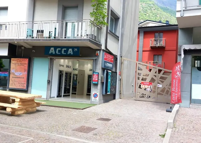  Bed & Rooms, Corte Rossa -1 Min Walk To Bernina Express