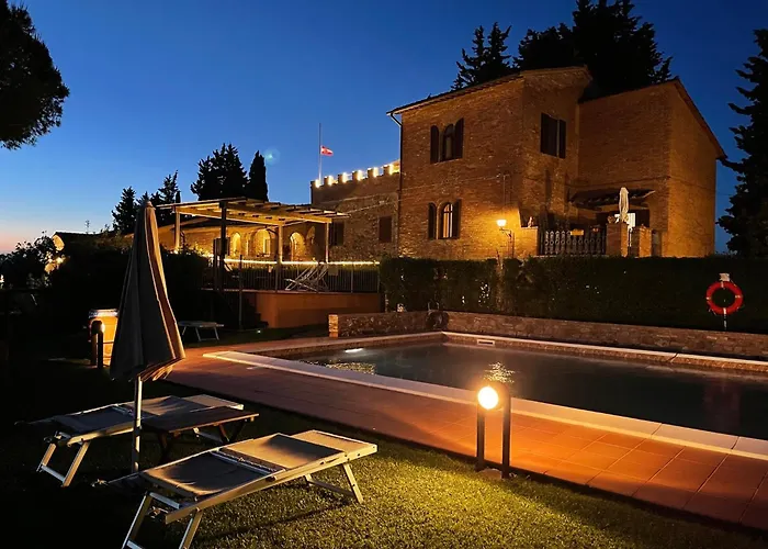 Villa con piscina: Fattoria Di Pancole