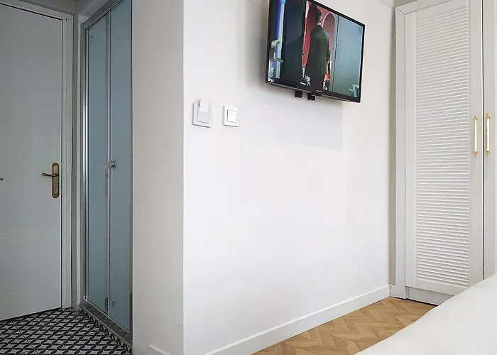 B&B only: Verna Hotel