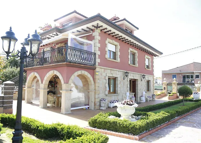 Apartamentos La Arena