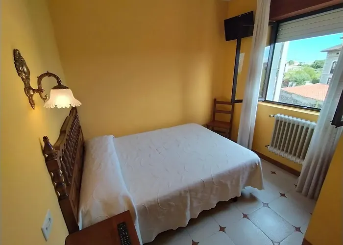 Hotel de 3 estrellas: El Castañu de Cué