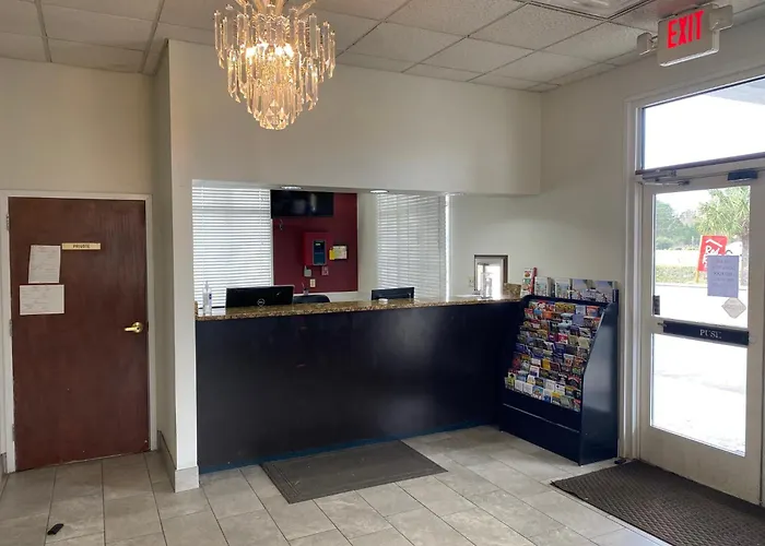 Beach hotel: Red Roof Inn Savannah North I-95 - Port Wentworth