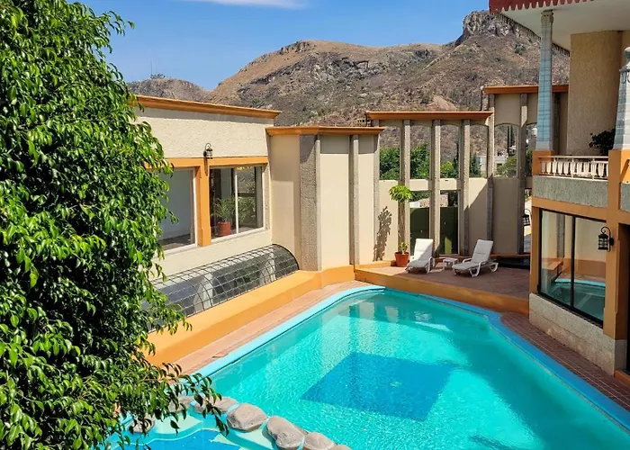 Pet Friendly hotel: Hotel Paseo De La Presa