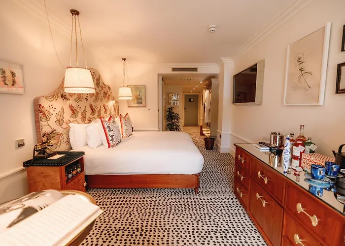 5 star hotel: The Leinster