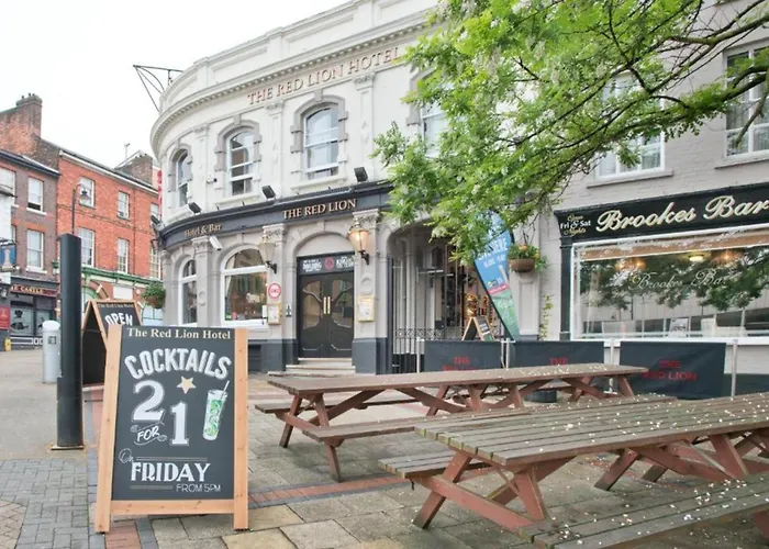 Resort: Oyo The Red Lion Hotel