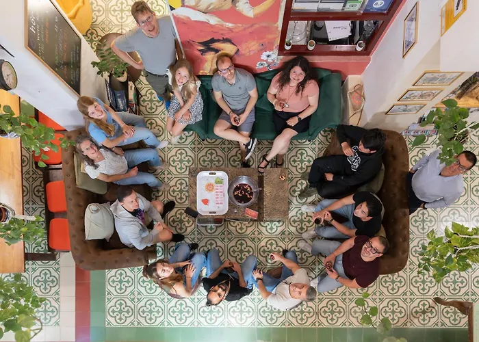 Hotel: Home Youth Hostel By Feetup Hostels