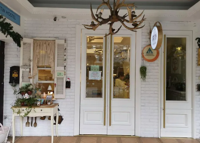 橙舍一館 Tw Hostel I