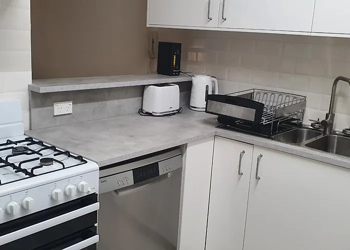 Apartments Beautiful Inner City Fully Renovated Ground Floor With Attached Lock-Up Garage